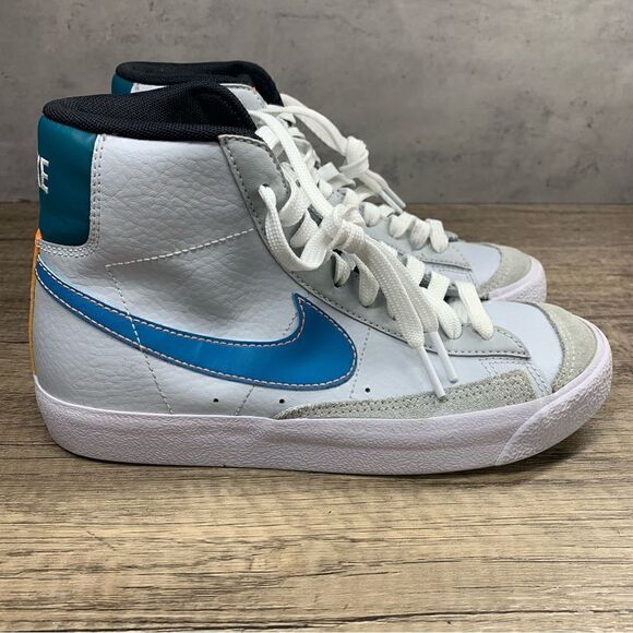 Nike~Youth~Blazer Mid 77 GS White/Blue/Orange Shoes~Size 4.5Y - Picture 2 of 8